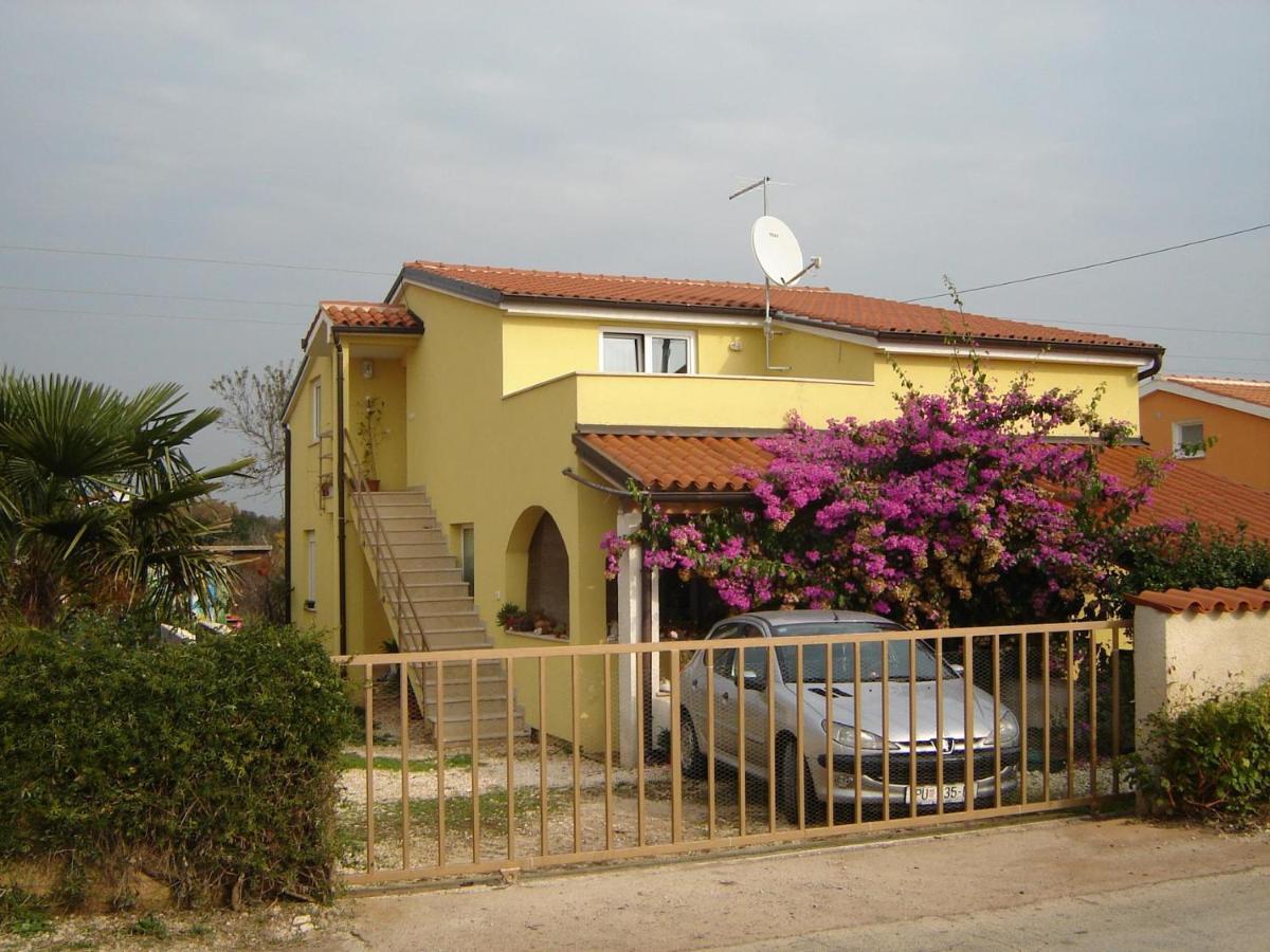 Apartment Samanta Šišan Buitenkant foto